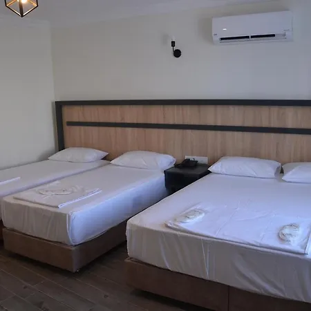 Piyes Hotel