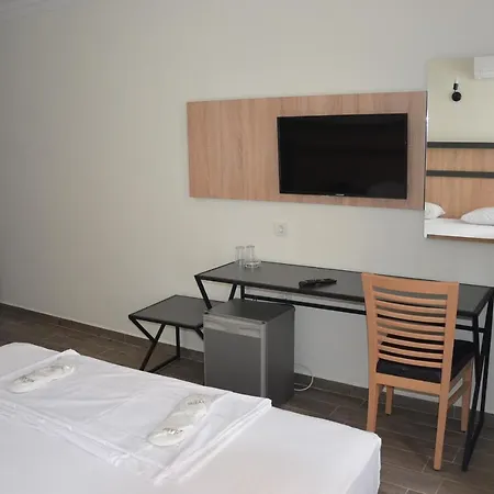 Piyes Hotel
