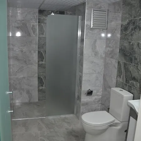 Piyes Hotel