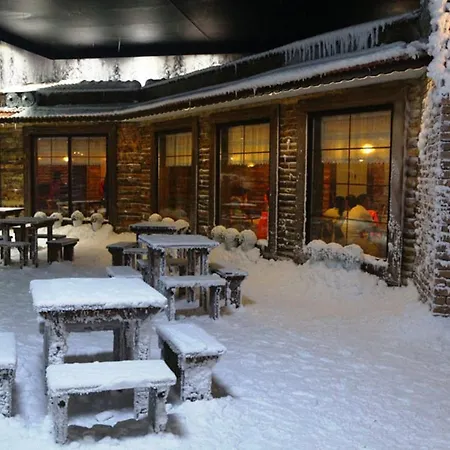 Piyes Hotel *